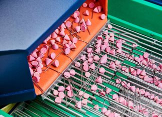 Schleifen und Polieren von Metallteilen neu gedacht Walther Trowal Trennverfahren