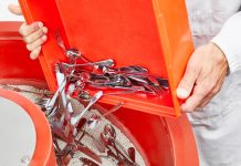 Perfekt glänzendes Besteck für Fluggäste Walther Trowal Besteckreinigung